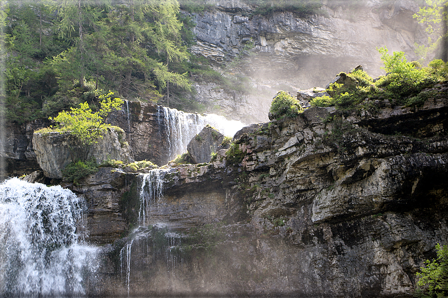 foto Cascate di mezzo in Vallesinella